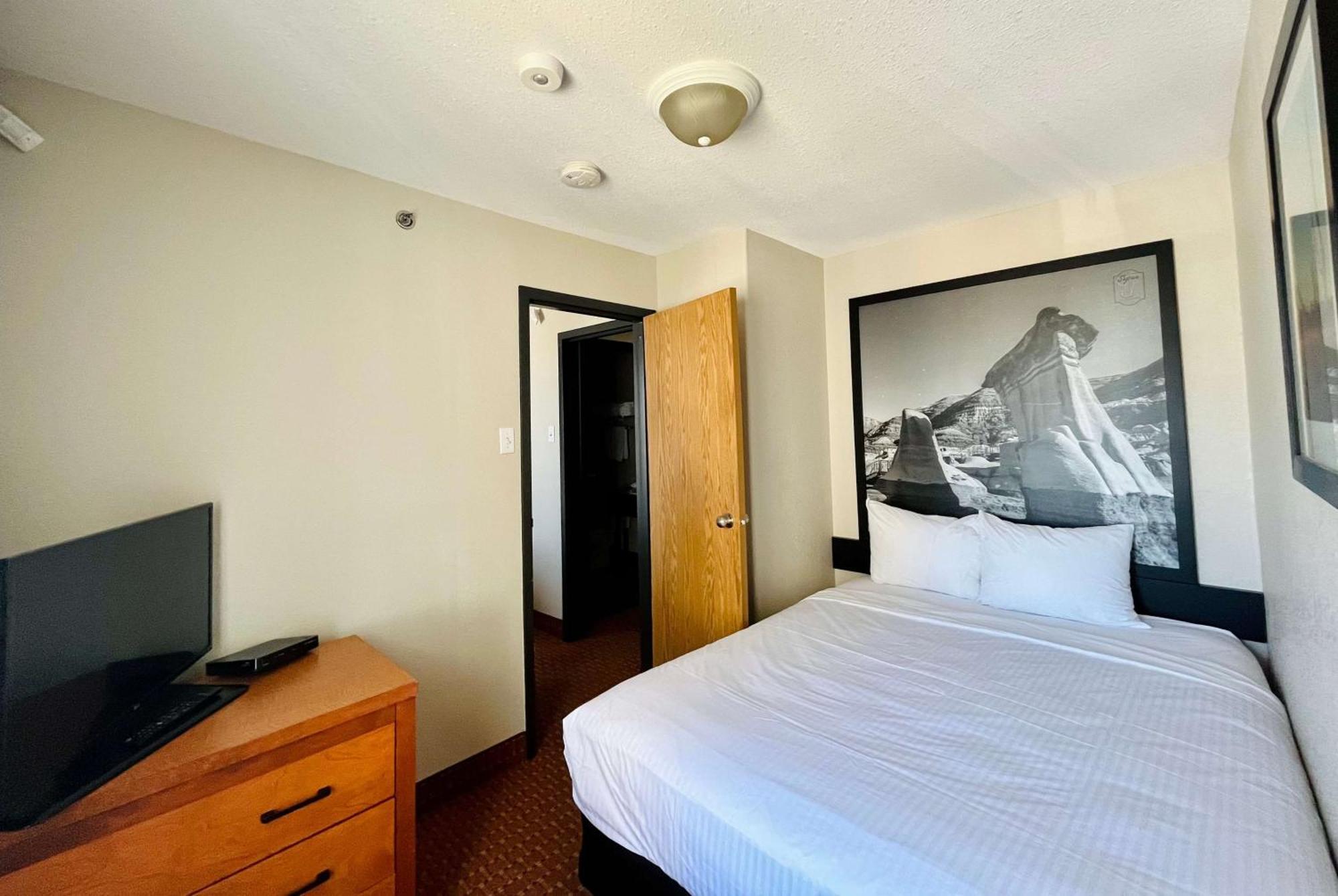 Super 8 By Wyndham Grande Prairie Exterior foto
